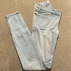 Hollister Jeans size 1R